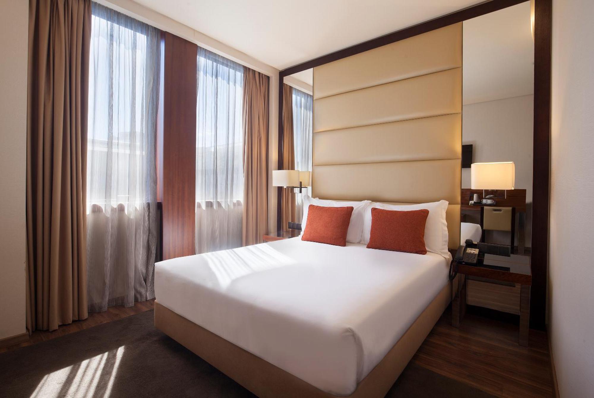 Chambre Double de Luxe - Vue sur Avenue